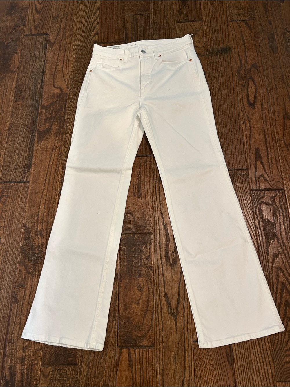 GAP Vintage Flare High-Rise Jeans – White Denim | Size 6R | Excellent Condition!